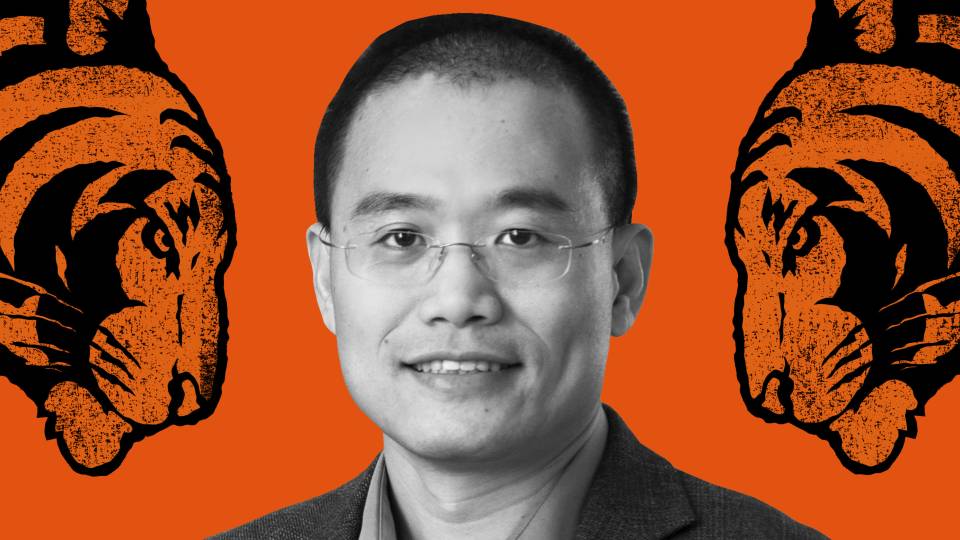 Yibin Kang