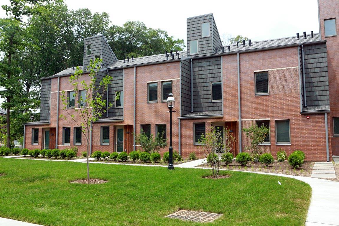 Lakeside Apartments